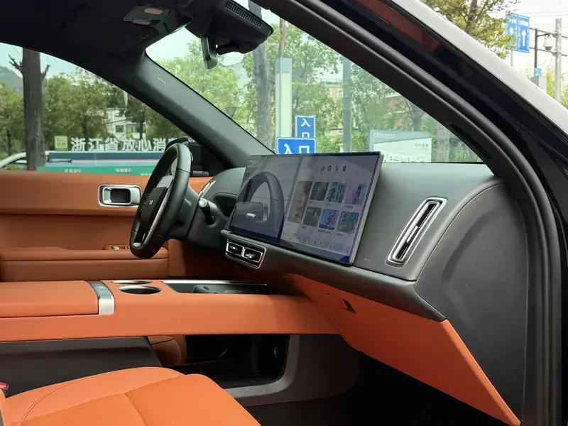 2024 Li Auto (Lixiang) L6 с пробегом 45 000 км
