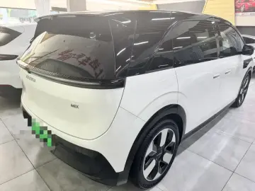 2025 Zeekr Mix с пробегом 600 км