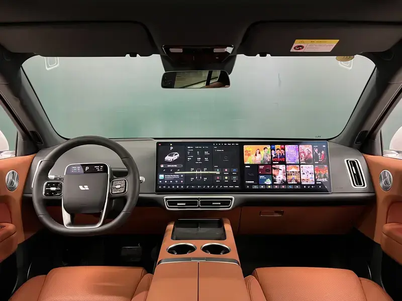 2025 Li Auto (Lixiang) L6 с пробегом 10 900 км