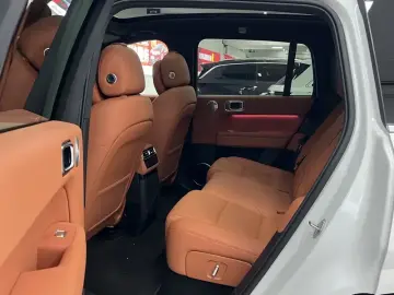 2025 Li Auto (Lixiang) L6 с пробегом 10 900 км