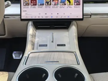 2026 Luxeed R7 с пробегом 10 000 км