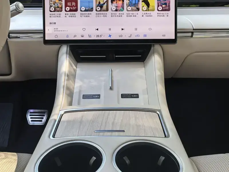 2026 Luxeed R7 с пробегом 10 000 км