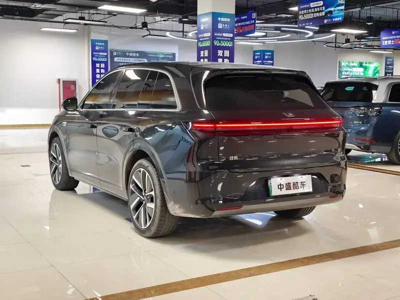 2024 Li Auto (Lixiang) L6 с пробегом 33 000 км