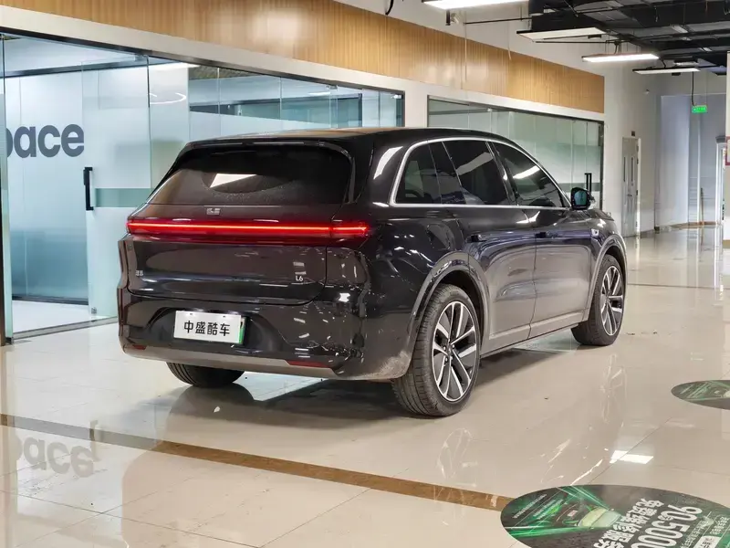 2024 Li Auto (Lixiang) L6 с пробегом 33 000 км