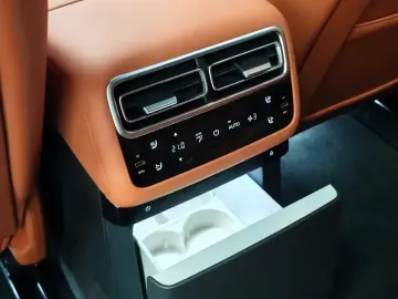 2024 Li Auto (Lixiang) L6 с пробегом 33 000 км