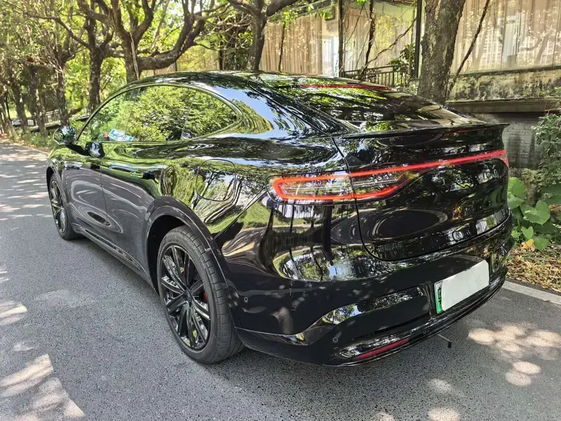 2026 Luxeed R7 с пробегом 10 000 км