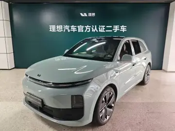 2025 Li Auto (Lixiang) L6 с пробегом 9 700 км