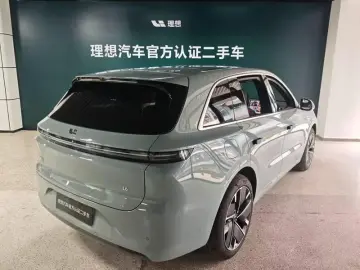 2025 Li Auto (Lixiang) L6 с пробегом 9 700 км