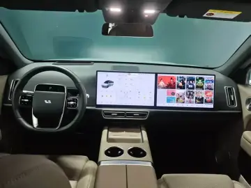 2025 Li Auto (Lixiang) L6 с пробегом 9 700 км