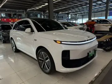 2024 Li Auto (Lixiang) L6 с пробегом 32 000 км