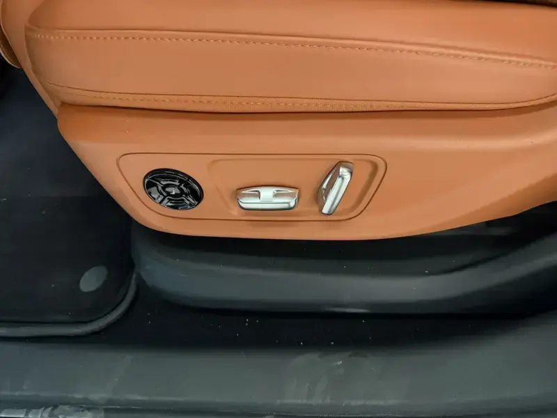 2024 Li Auto (Lixiang) L6 с пробегом 32 000 км