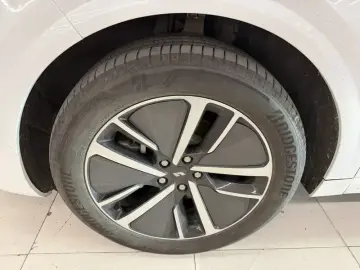 2024 Li Auto (Lixiang) L6 с пробегом 32 000 км