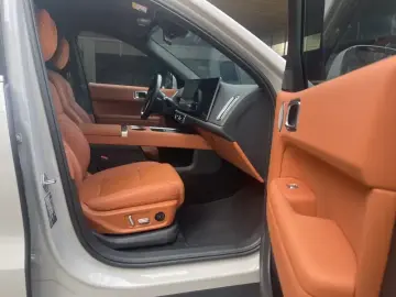 2024 Li Auto (Lixiang) L6 с пробегом 12 000 км