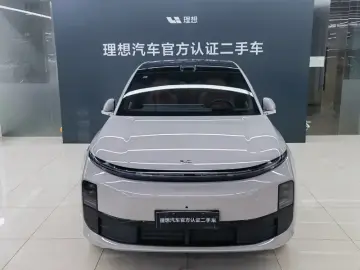 2025 Li Auto (Lixiang) L6 с пробегом 8 300 км