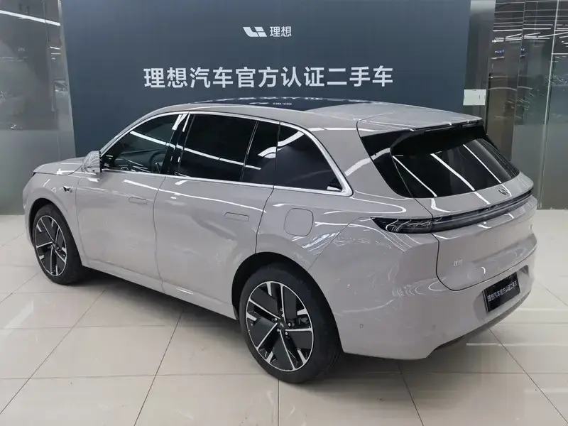 2025 Li Auto (Lixiang) L6 с пробегом 8 300 км
