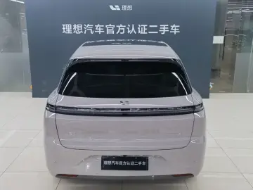2025 Li Auto (Lixiang) L6 с пробегом 8 300 км