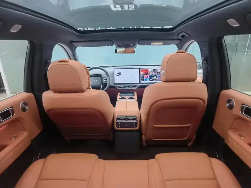2025 Li Auto (Lixiang) L6 с пробегом 8 300 км