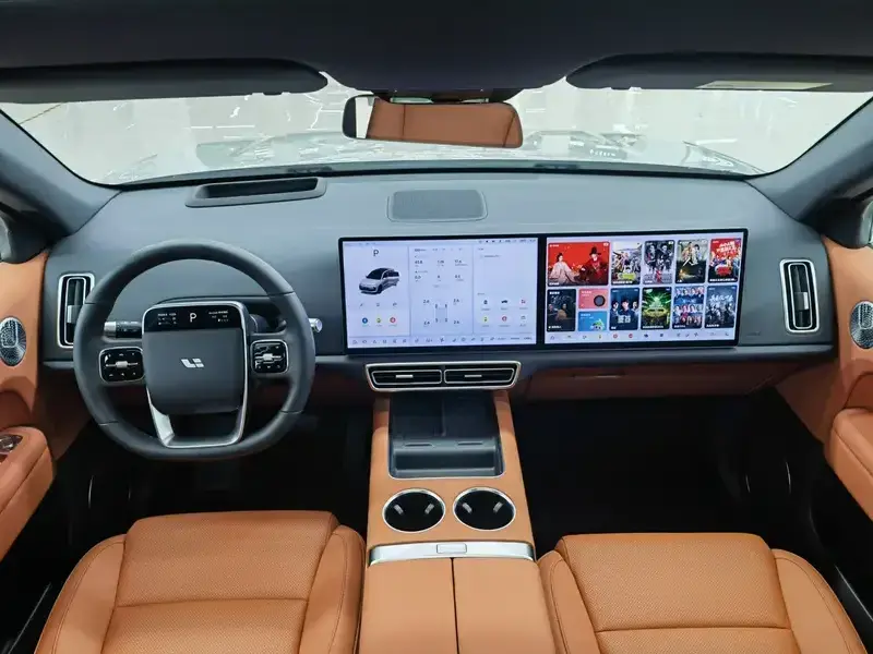 2025 Li Auto (Lixiang) L6 с пробегом 8 300 км