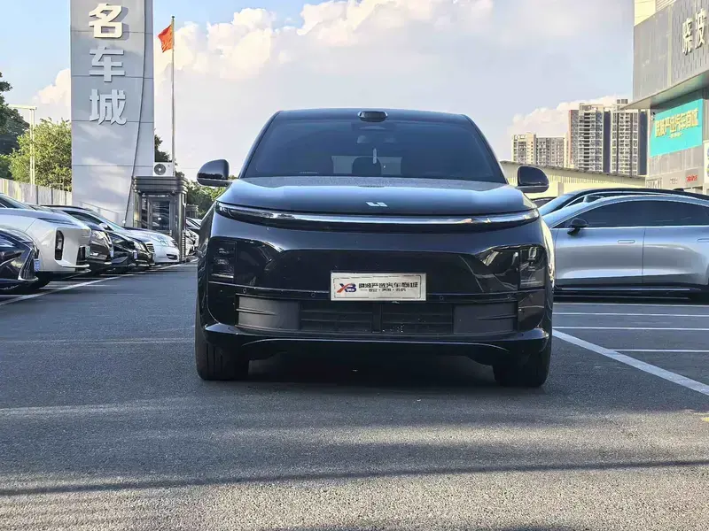 2025 Li Auto (Lixiang) L6 с пробегом 6 600 км