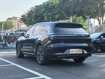2025 Li Auto (Lixiang) L6 с пробегом 6 600 км