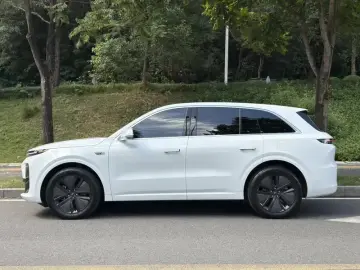 2024 Li Auto (Lixiang) L6 с пробегом 19 000 км