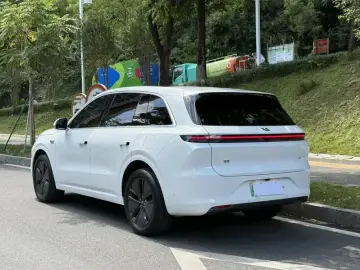 2024 Li Auto (Lixiang) L6 с пробегом 19 000 км