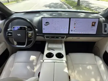 2024 Li Auto (Lixiang) L6 с пробегом 19 000 км