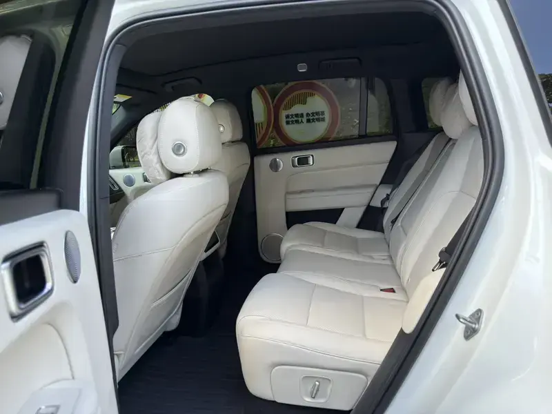 2024 Li Auto (Lixiang) L6 с пробегом 19 000 км