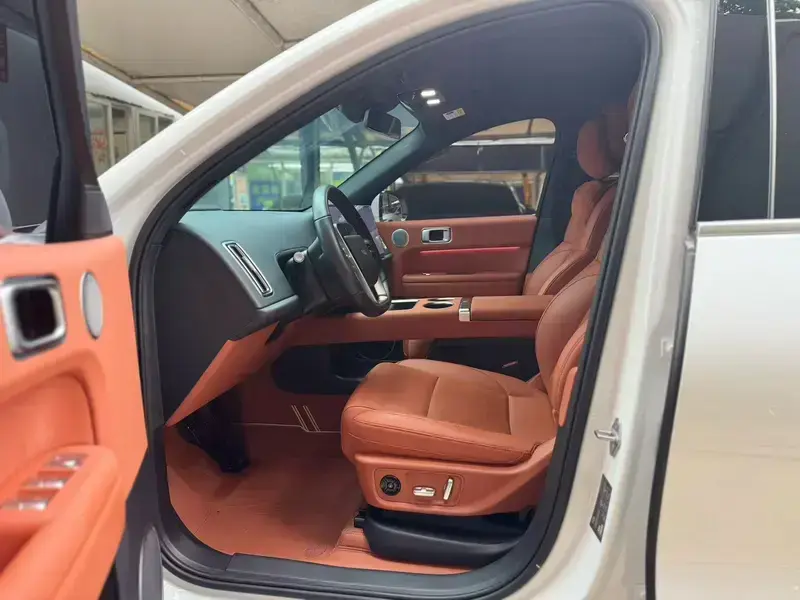 2024 Li Auto (Lixiang) L6 с пробегом 30 000 км