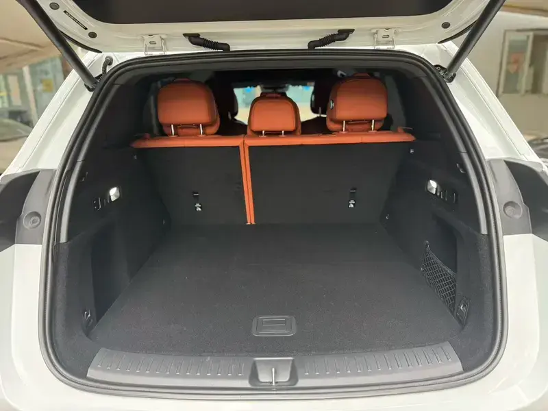 2024 Li Auto (Lixiang) L6 с пробегом 30 000 км