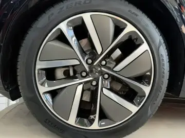 2024 Li Auto (Lixiang) L6 с пробегом 25 000 км