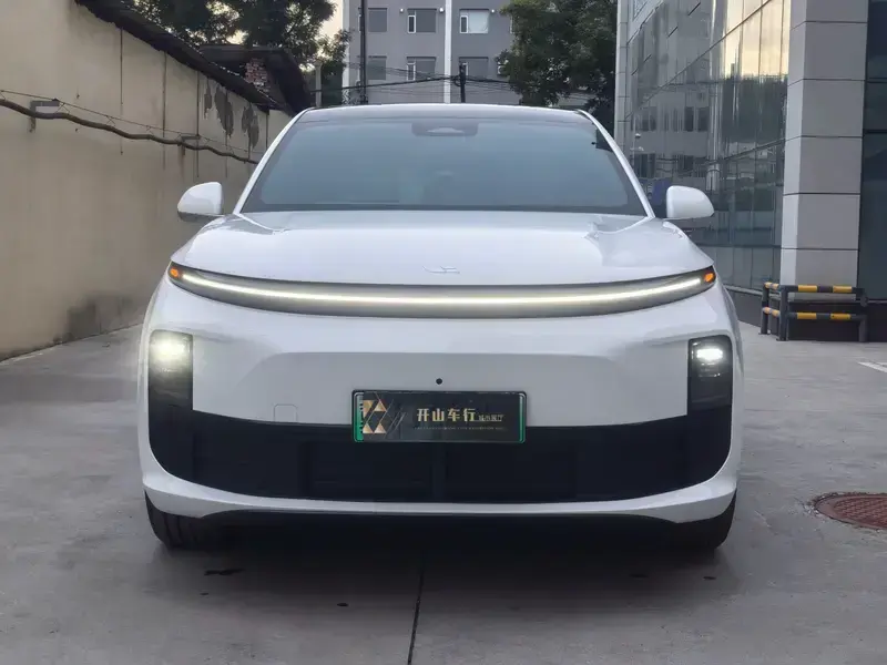 2024 Li Auto (Lixiang) L6 с пробегом 85 000 км