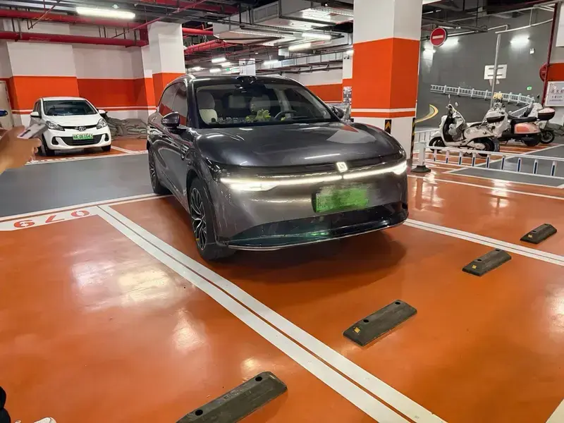 2025 Zeekr 7X с пробегом 23 000 км