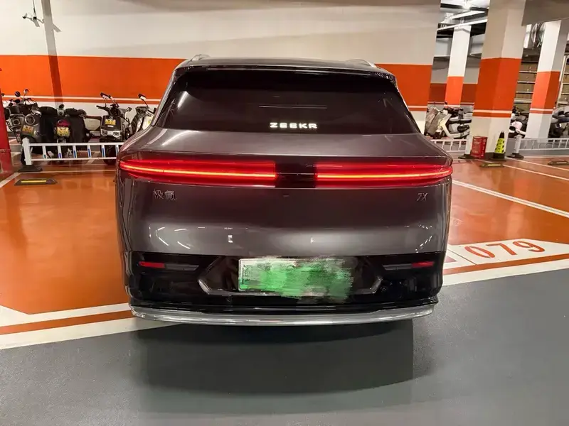 2025 Zeekr 7X с пробегом 23 000 км