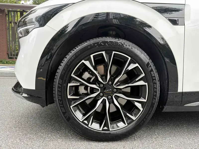 2025 Zeekr 7X с пробегом 25 000 км