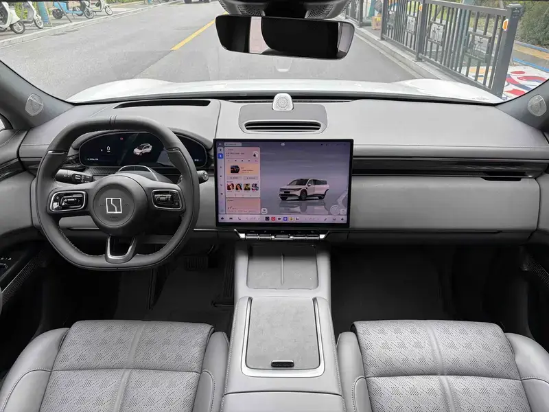 2025 Zeekr 7X с пробегом 25 000 км