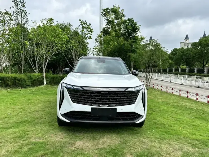 2023 Geely Boyue L с пробегом 20 000 км