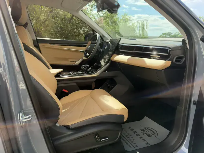 2023 Geely Boyue L с пробегом 50 000 км