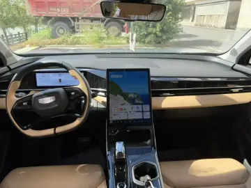 2023 Geely Boyue L с пробегом 50 000 км