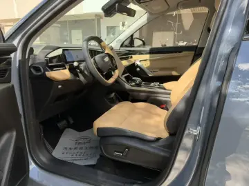 2023 Geely Boyue L с пробегом 50 000 км