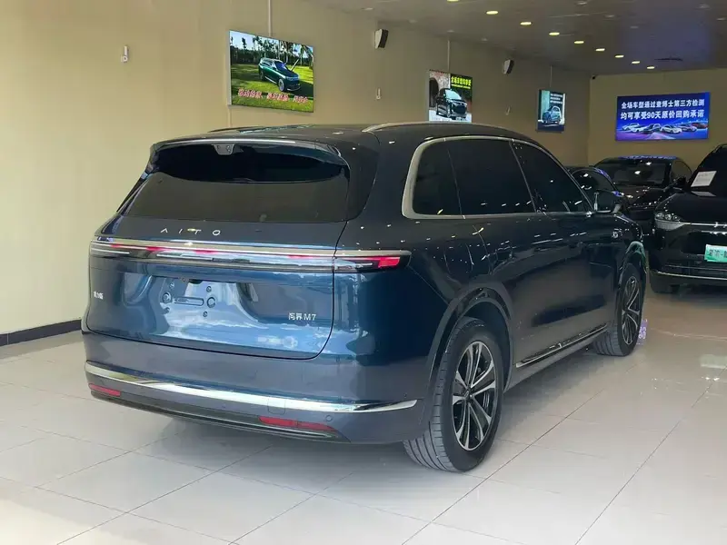 2026 Aito M7 с пробегом 10 000 км