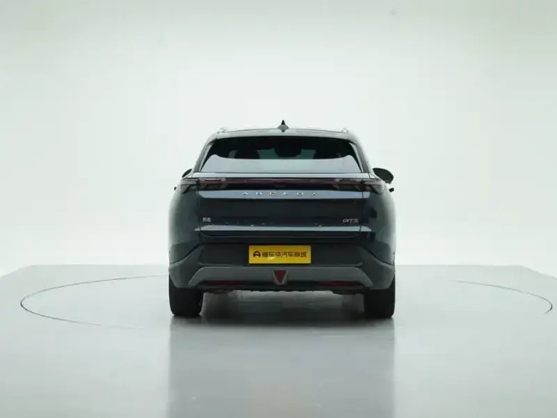 2025 Arcfox Alpha T5 с пробегом 31 800 км