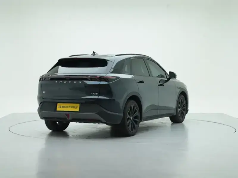 2025 Arcfox Alpha T5 с пробегом 31 800 км