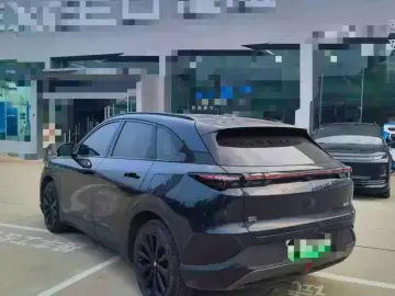 2025 Arcfox Alpha T5 с пробегом 27 000 км