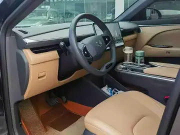 2025 Arcfox Alpha T5 с пробегом 27 000 км