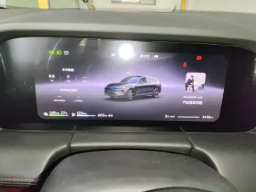 2025 Aito M5 с пробегом 9 400 км
