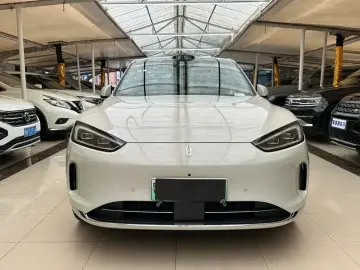 2025 Aito M5 с пробегом 11 000 км