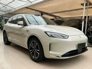 2025 Aito M5 с пробегом 11 000 км
