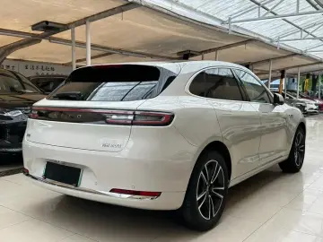 2025 Aito M5 с пробегом 11 000 км
