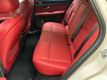 2025 Aito M5 с пробегом 11 000 км